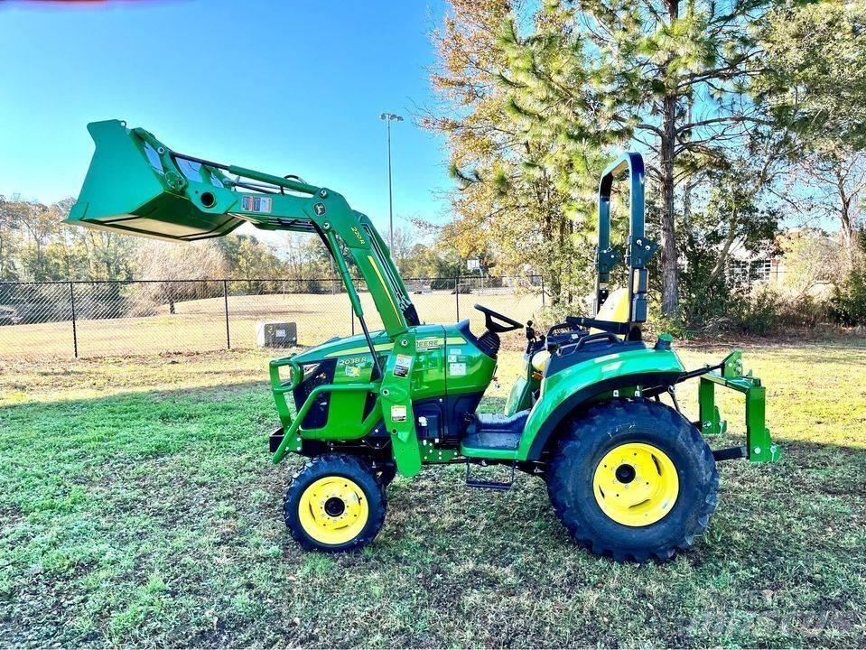 John Deere 2038R Kompaktie traktori