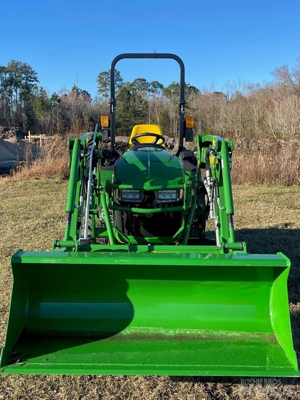 John Deere 2038R Kompaktie traktori
