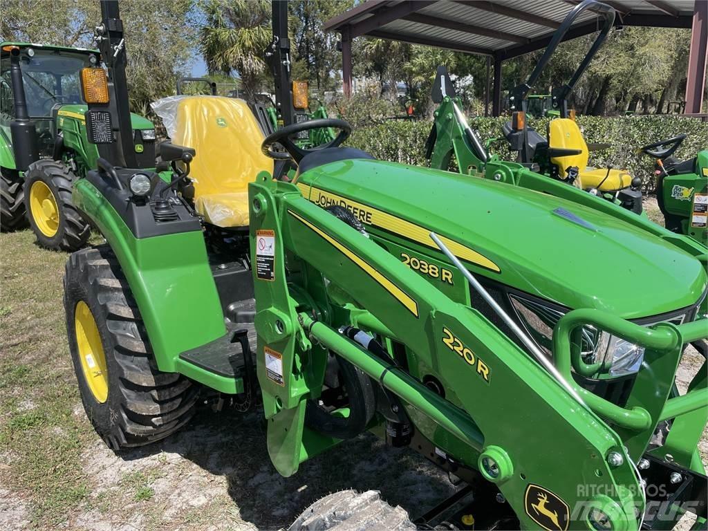 John Deere 2038R Kompaktie traktori