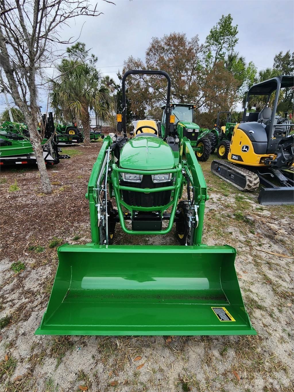 John Deere 2038R Kompaktie traktori