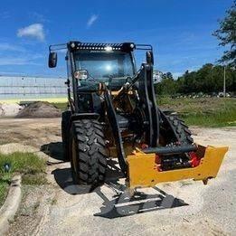 John Deere 204 G Mini iekrāvēji