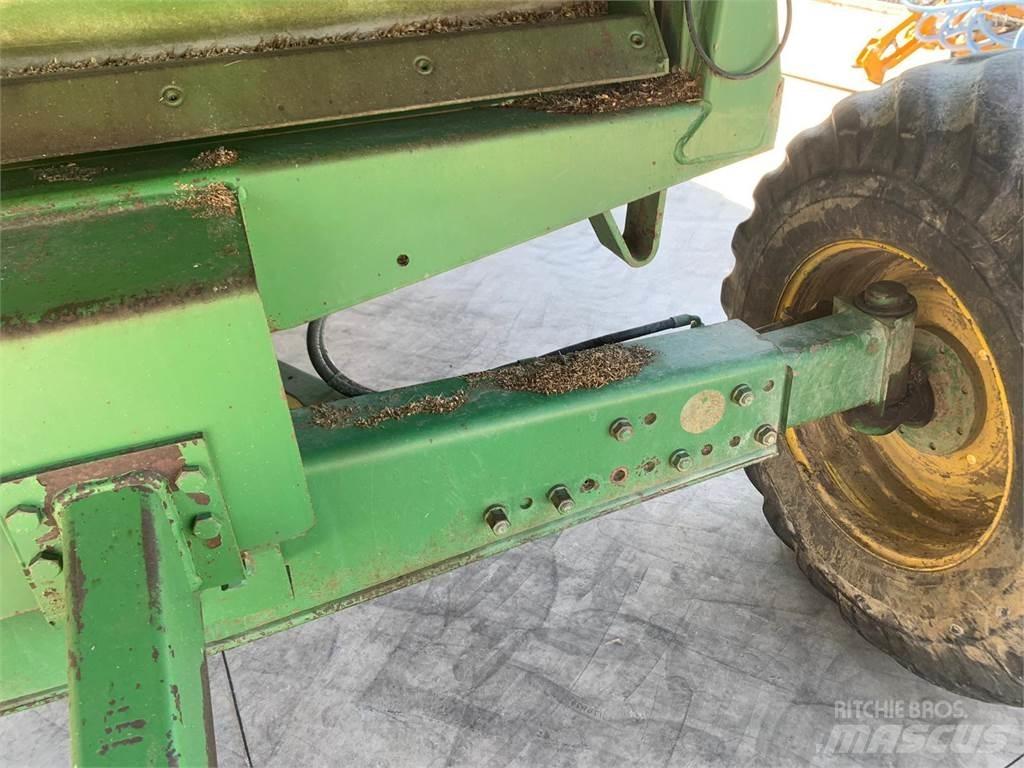 John Deere 2258 Ražas novākšanas kombaini