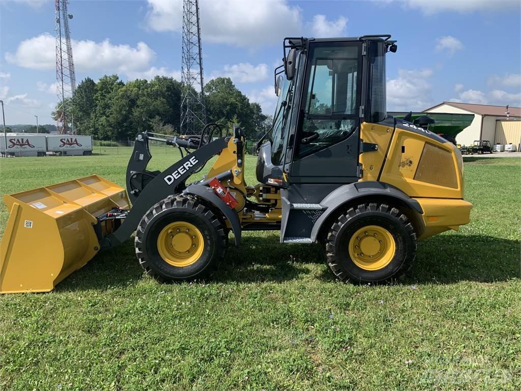 John Deere 244L Iekrāvēji uz riteņiem
