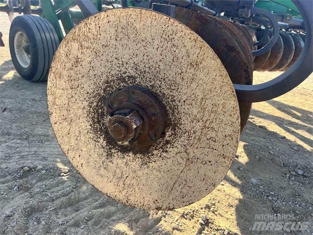 John Deere 2720 Cita augsnes apstrādes tehnika un papildaprīkojums