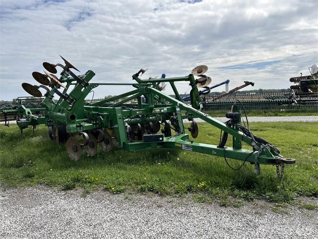 John Deere 2730 Cita augsnes apstrādes tehnika un papildaprīkojums