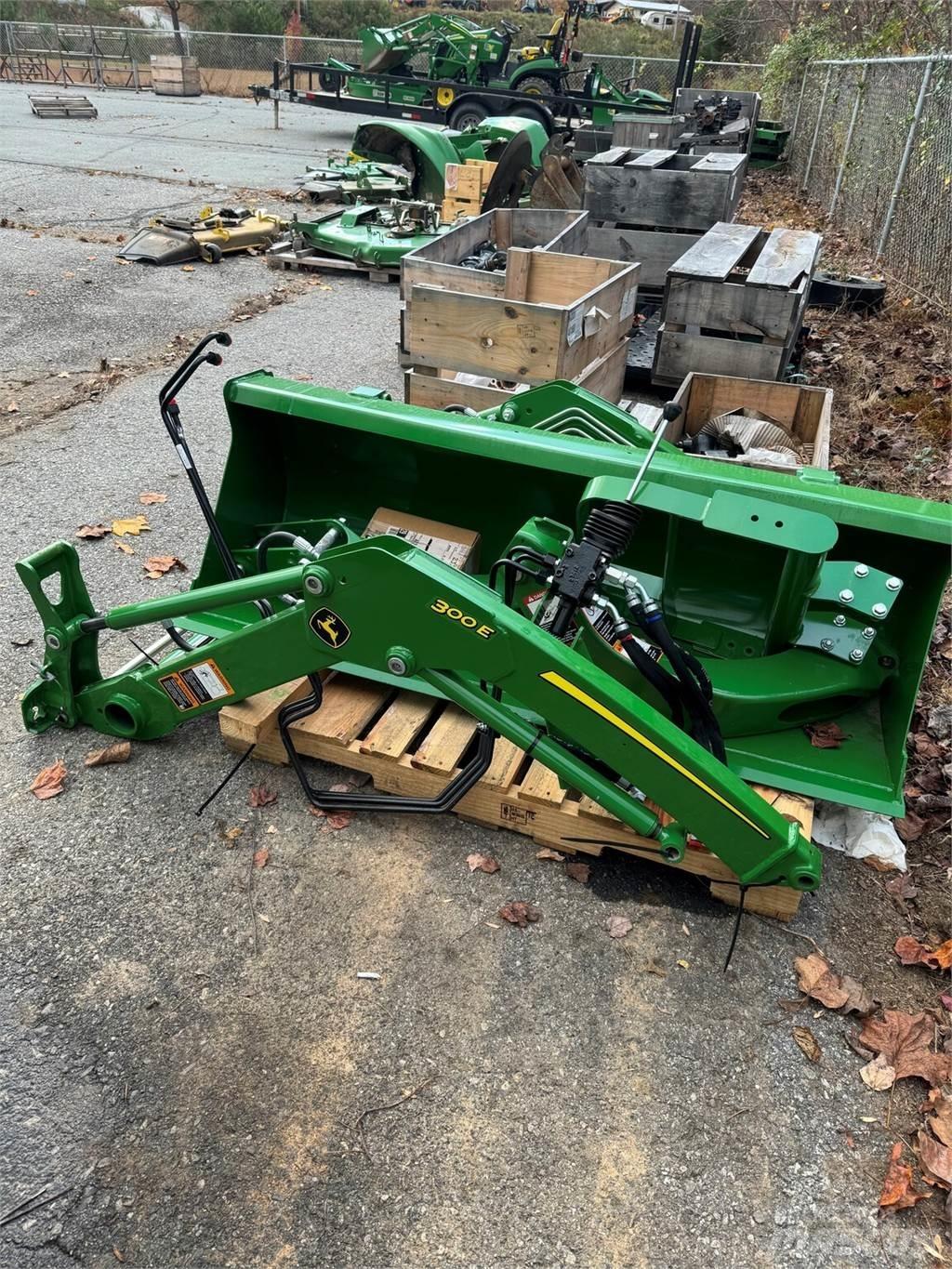 John Deere 300E Lauksaimniecība- Citi