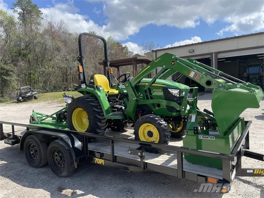 John Deere 3025E Kompaktie traktori