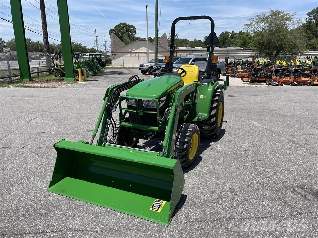 John Deere 3025E Kompaktie traktori