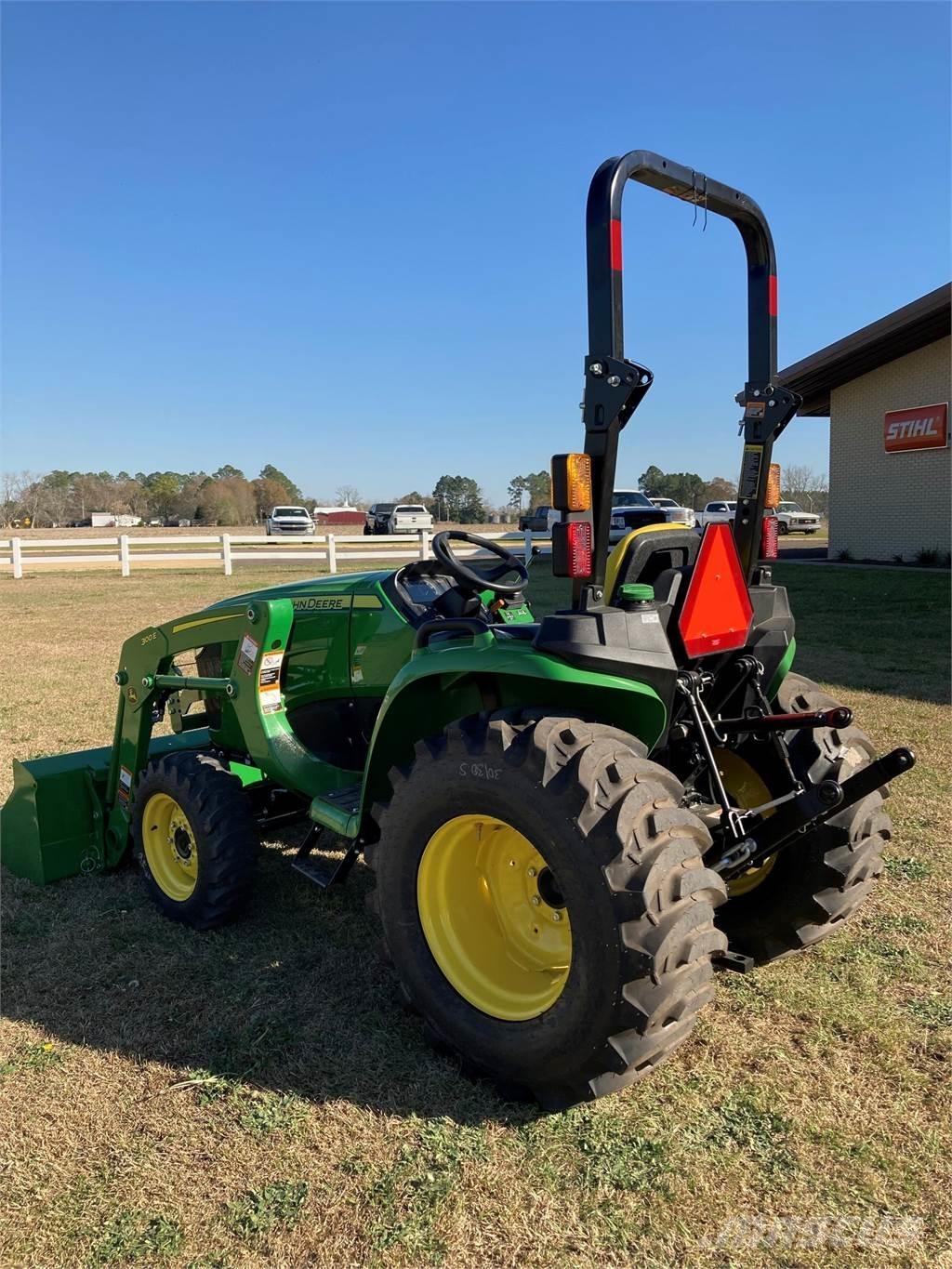 John Deere 3025E Kompaktie traktori