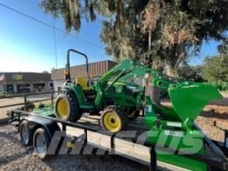 John Deere 3025E Kompaktie traktori