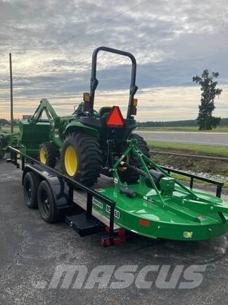 John Deere 3025E Kompaktie traktori
