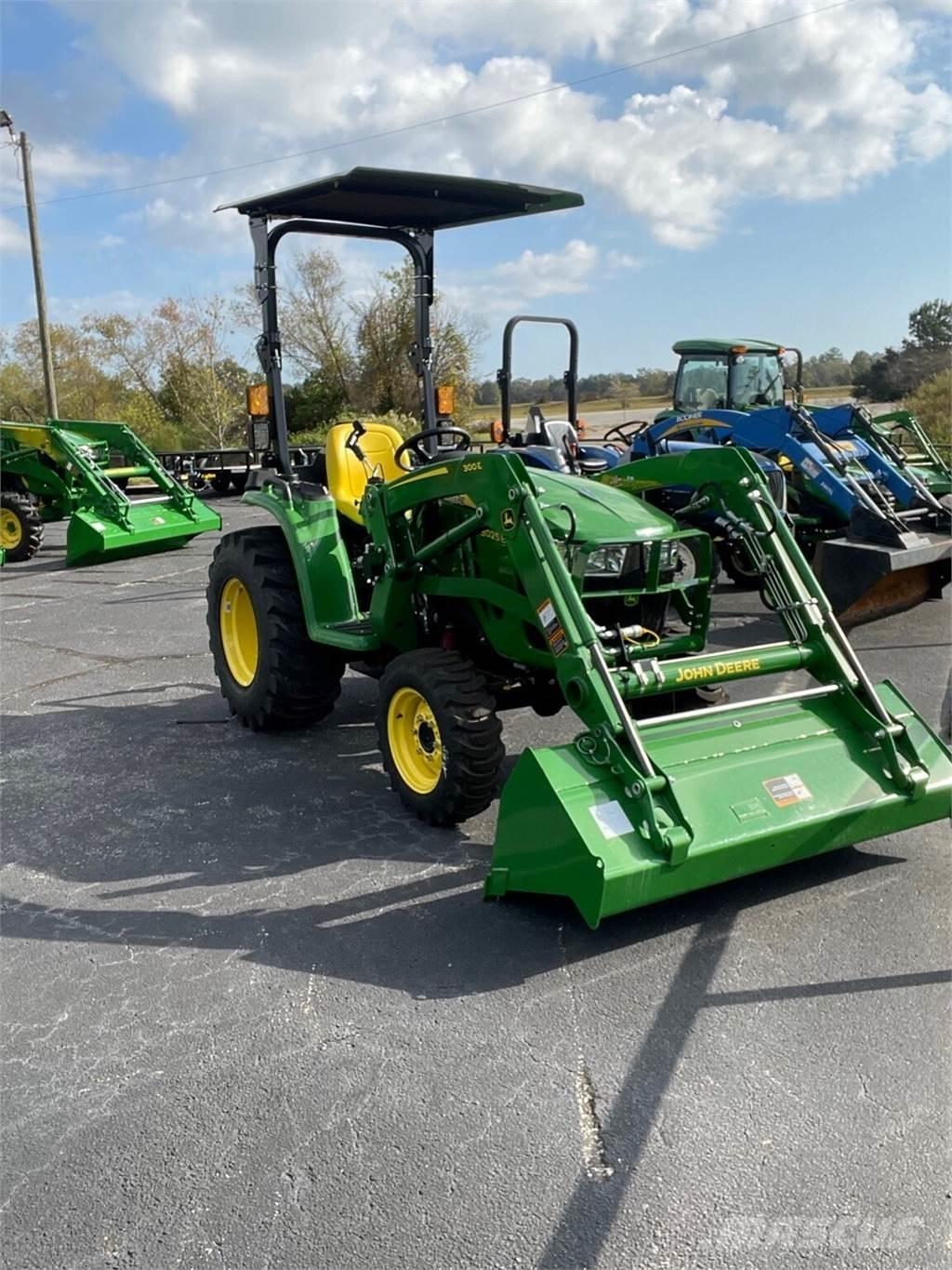 John Deere 3025E Kompaktie traktori