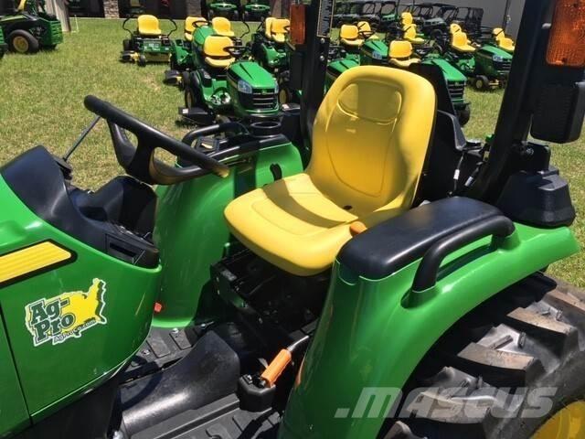 John Deere 3025E Kompaktie traktori