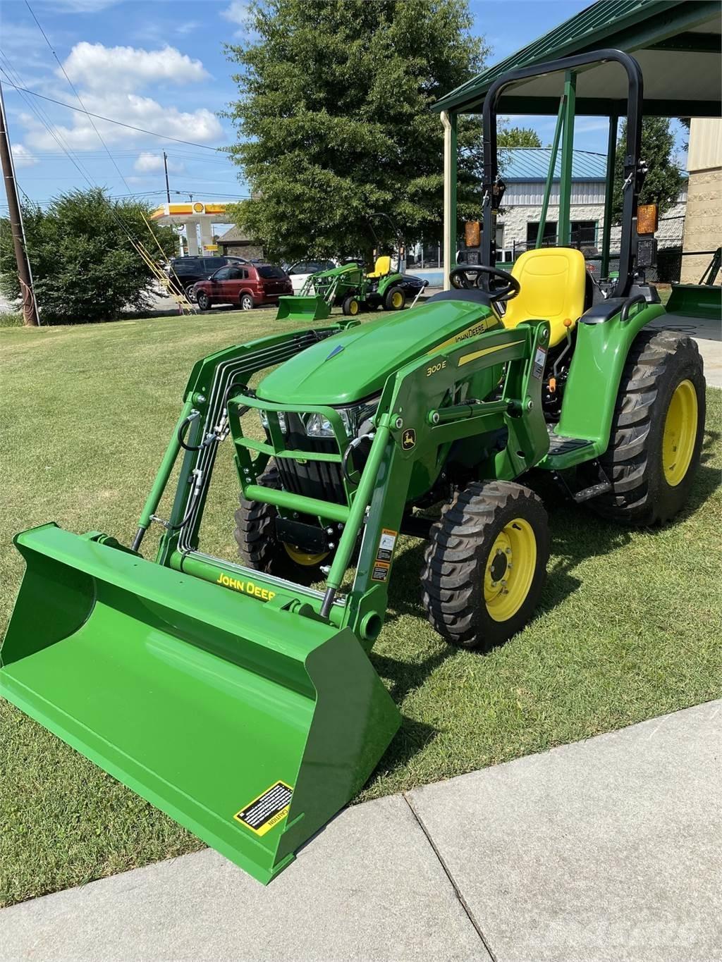 John Deere 3025E Kompaktie traktori