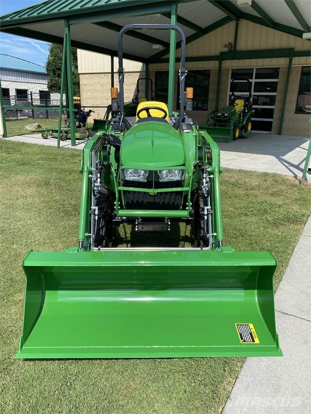 John Deere 3025E Kompaktie traktori