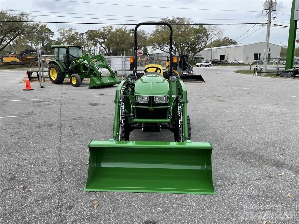 John Deere 3032E Kompaktie traktori