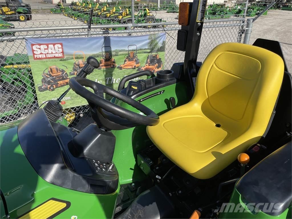 John Deere 3032E Kompaktie traktori