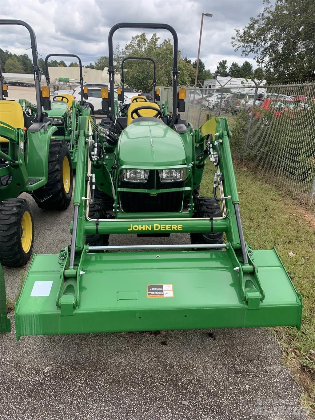 John Deere 3032E Kompaktie traktori