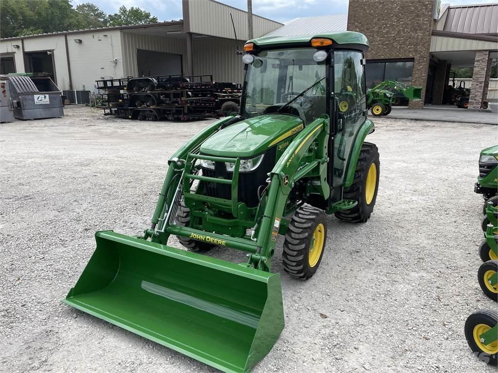 John Deere 3033R Kompaktie traktori