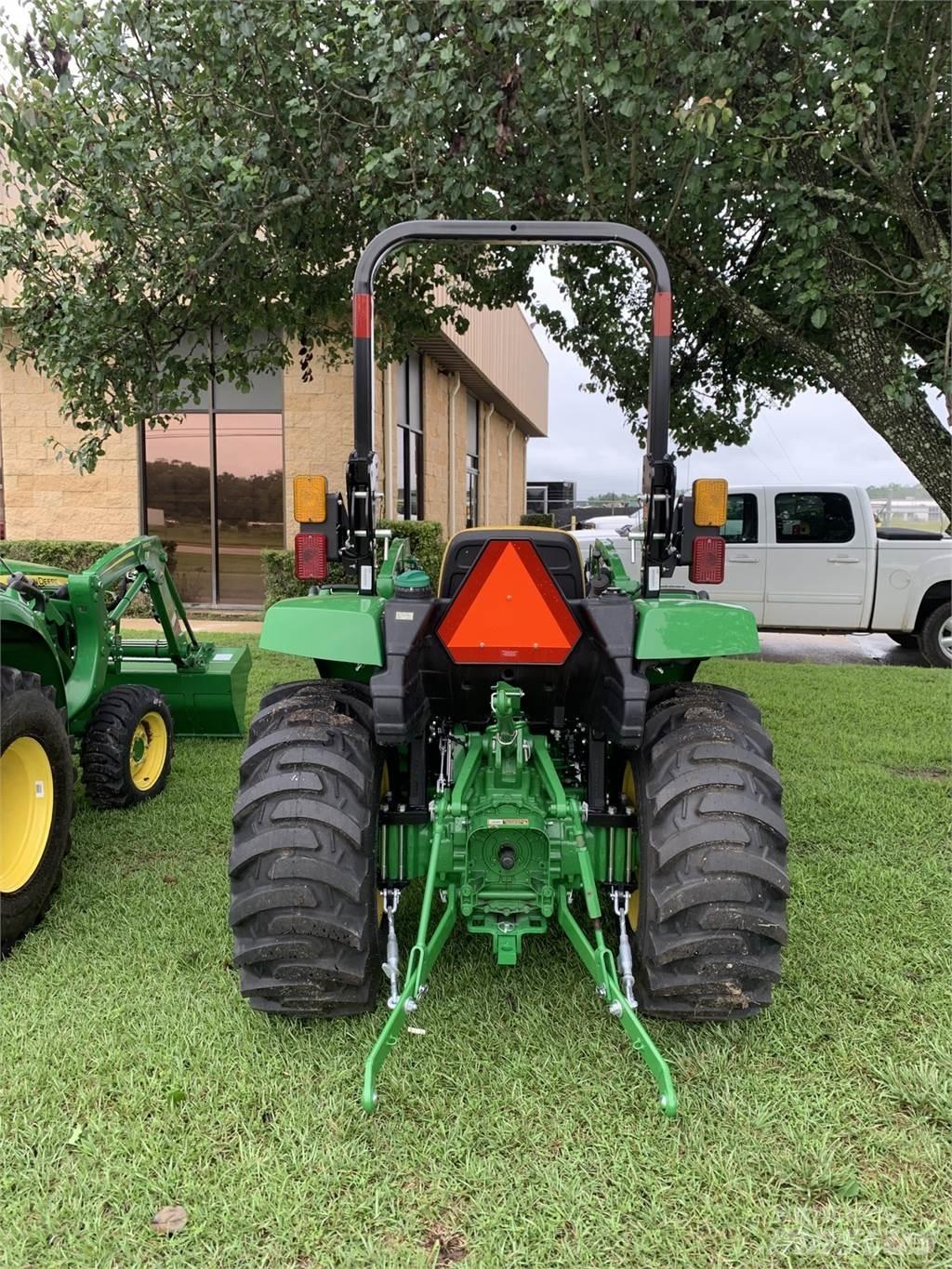 John Deere 3035D Kompaktie traktori