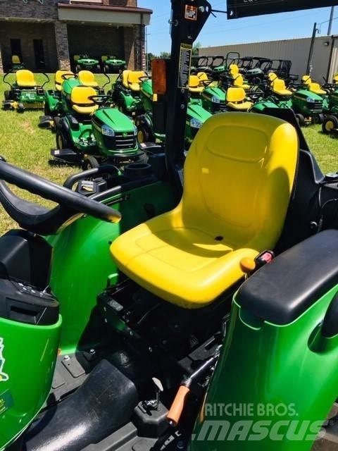 John Deere 3038E Kompaktie traktori