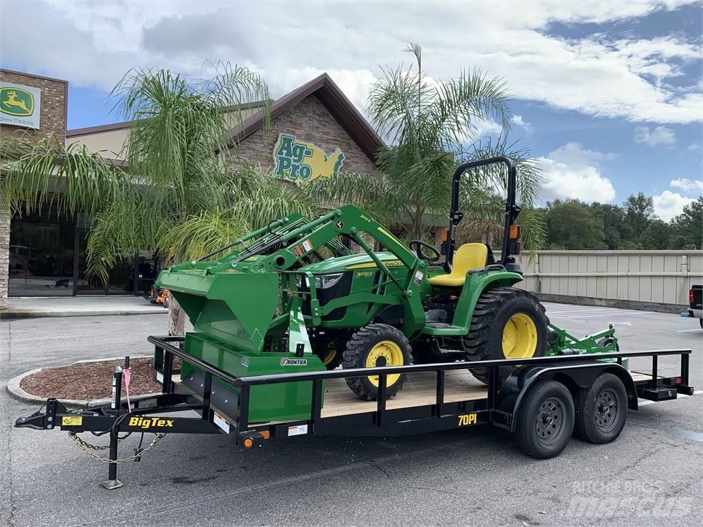 John Deere 3038E Kompaktie traktori