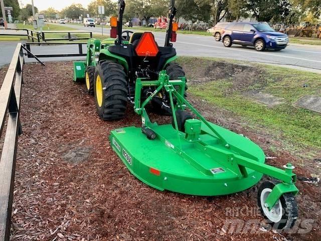 John Deere 3038E Kompaktie traktori