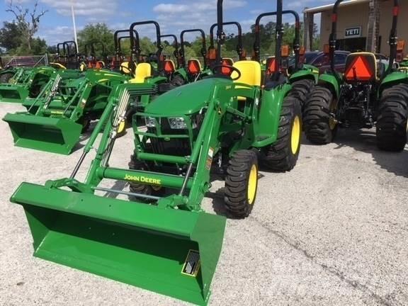 John Deere 3038E Kompaktie traktori