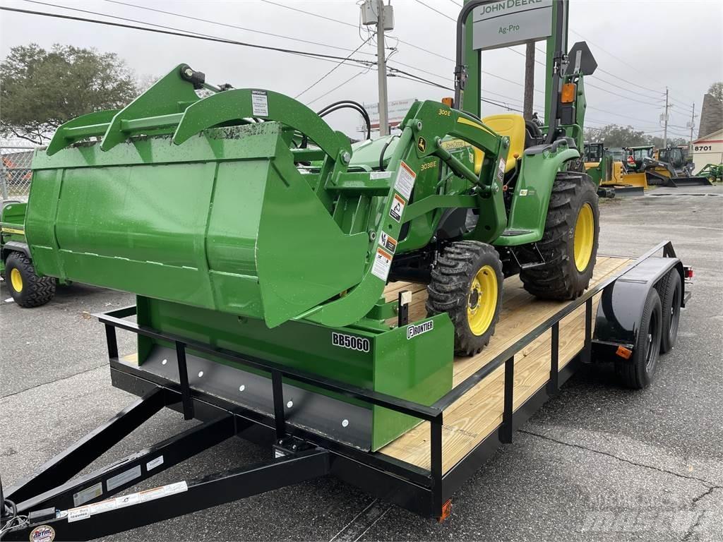 John Deere 3038E Kompaktie traktori