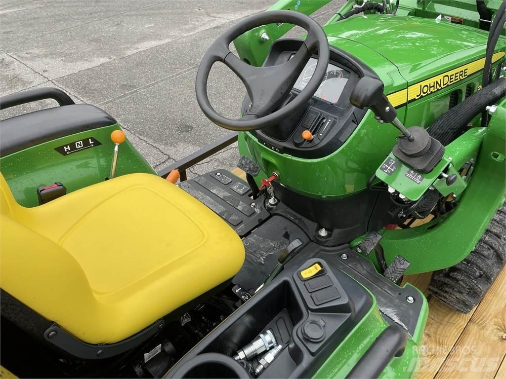 John Deere 3038E Kompaktie traktori