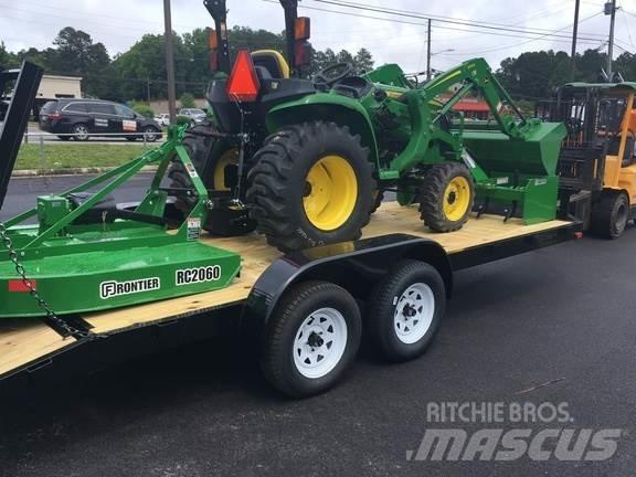 John Deere 3038E Kompaktie traktori