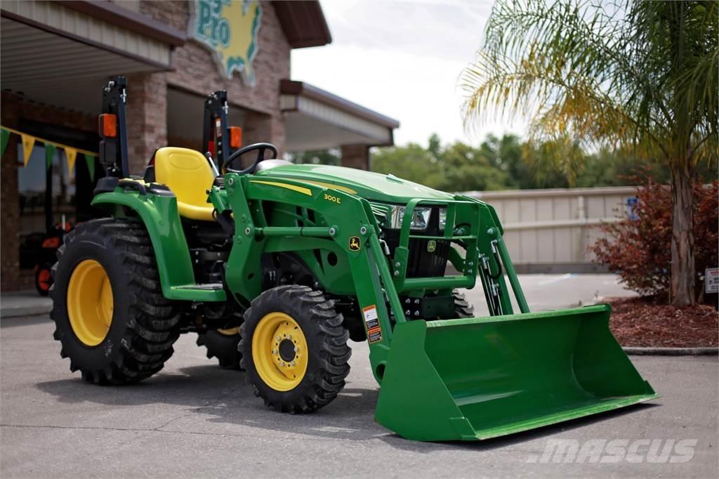 John Deere 3038E Kompaktie traktori