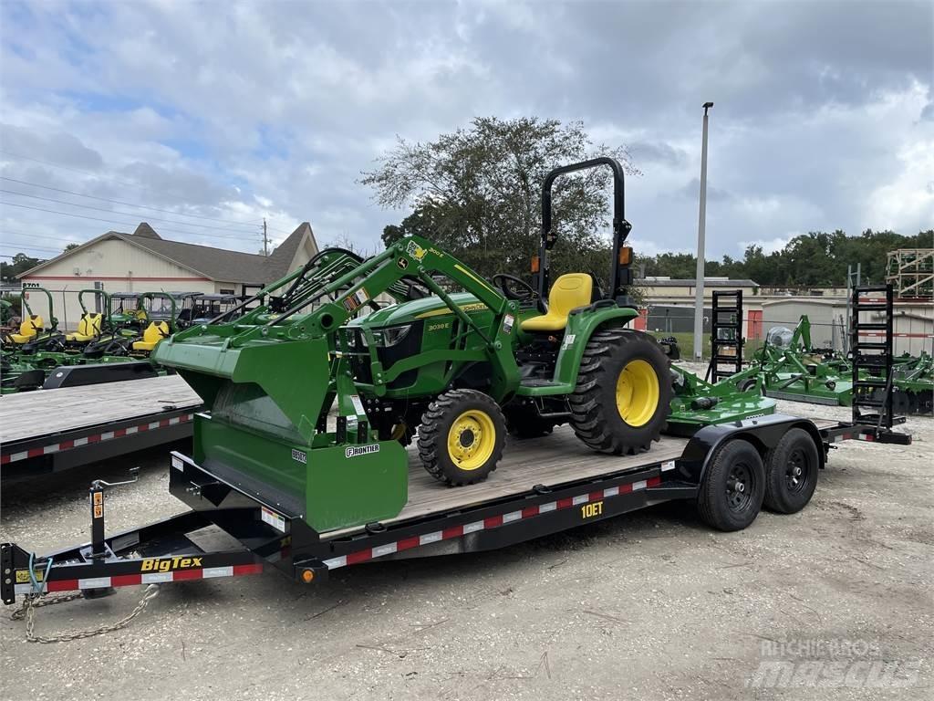 John Deere 3038E Kompaktie traktori
