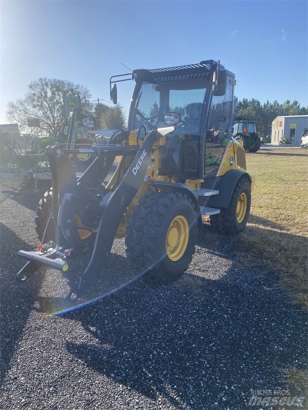 John Deere 304 G Mini iekrāvēji