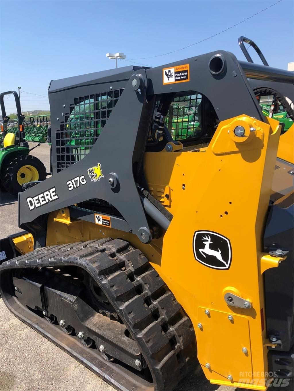 John Deere 317G Mini iekrāvēji