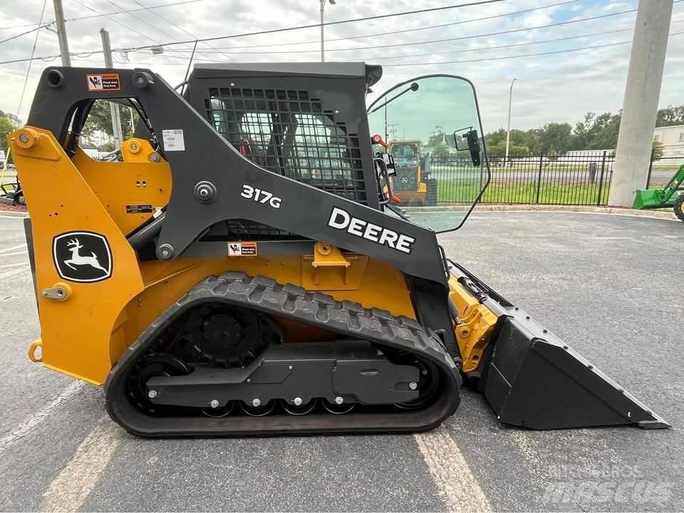 John Deere 317G Mini iekrāvēji