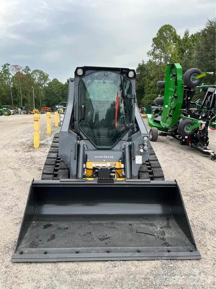 John Deere 317G Mini iekrāvēji