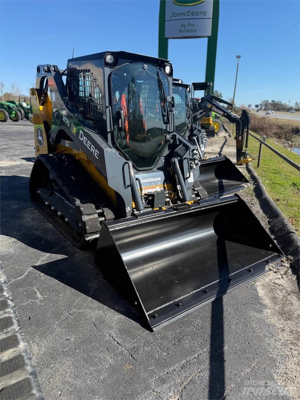John Deere 317G Mini iekrāvēji