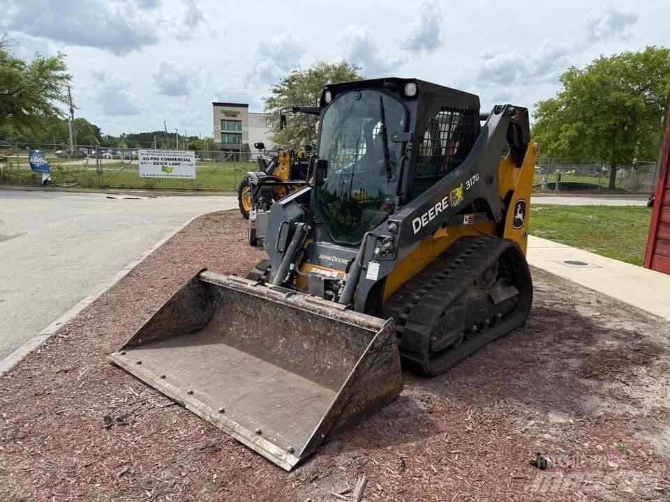 John Deere 317G Mini iekrāvēji