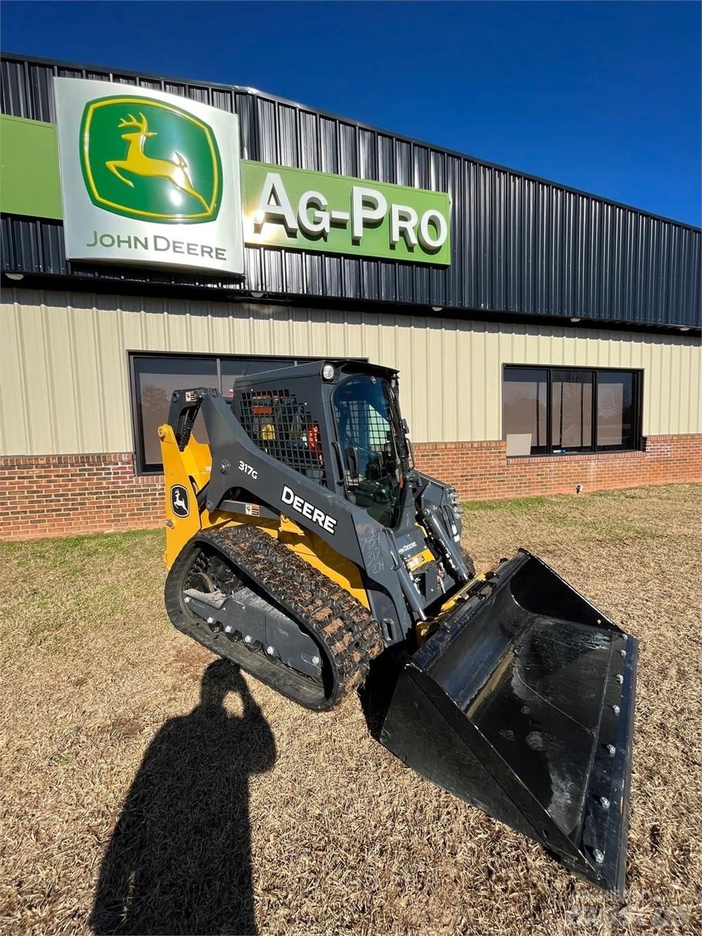 John Deere 317G Mini iekrāvēji