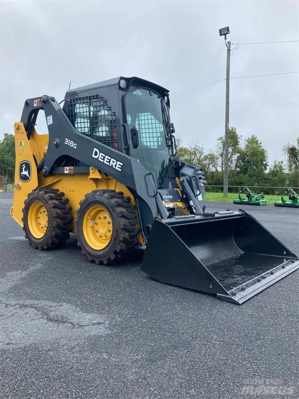 John Deere 318G Lietoti riteņu kompaktiekrāvēji