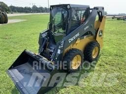John Deere 318G Lietoti riteņu kompaktiekrāvēji