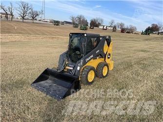 John Deere 318G Lietoti riteņu kompaktiekrāvēji