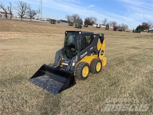 John Deere 318G Lietoti riteņu kompaktiekrāvēji