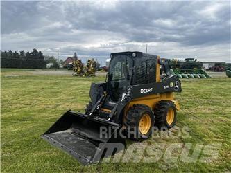 John Deere 324G Lietoti riteņu kompaktiekrāvēji