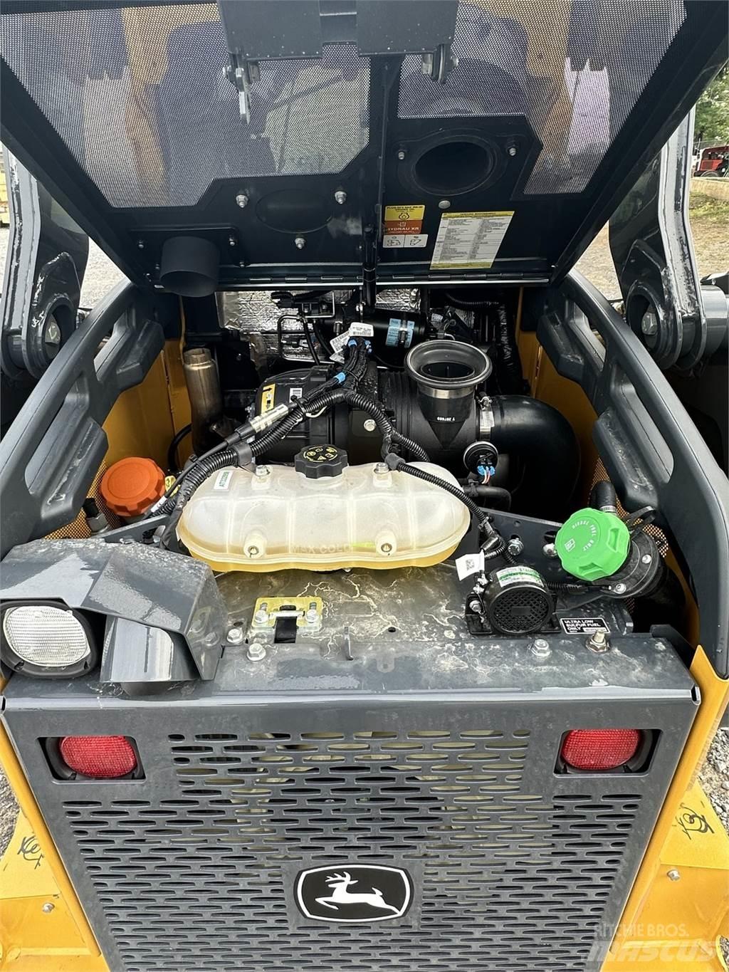 John Deere 325G Mini iekrāvēji