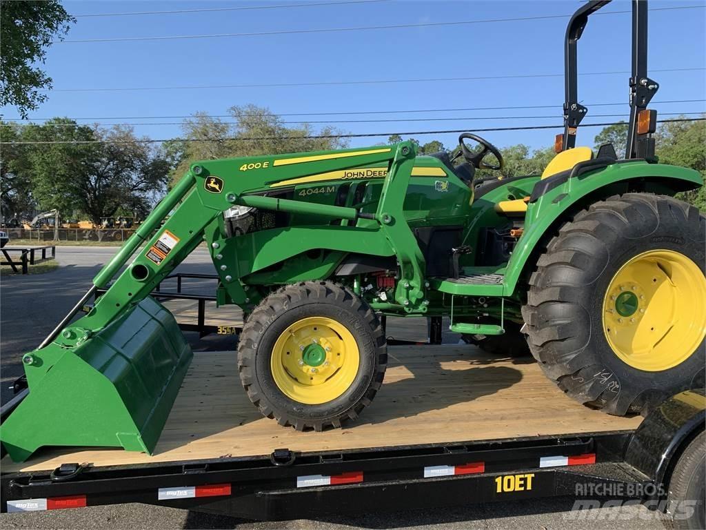 John Deere 4044M Traktori