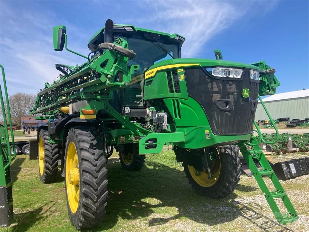 John Deere 410R Piekabināmie smidzinātāji(miglotāji)