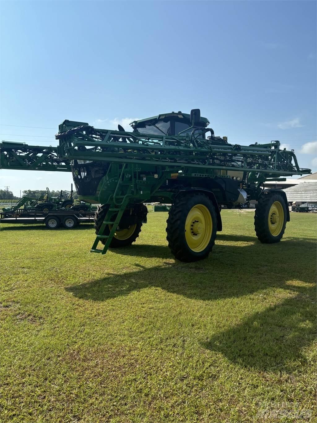 John Deere 410R Piekabināmie smidzinātāji(miglotāji)