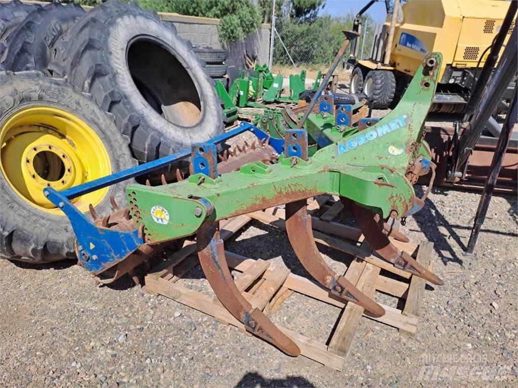 John Deere 443 Cits lopbarības novācēju, kombainu aprīkojums